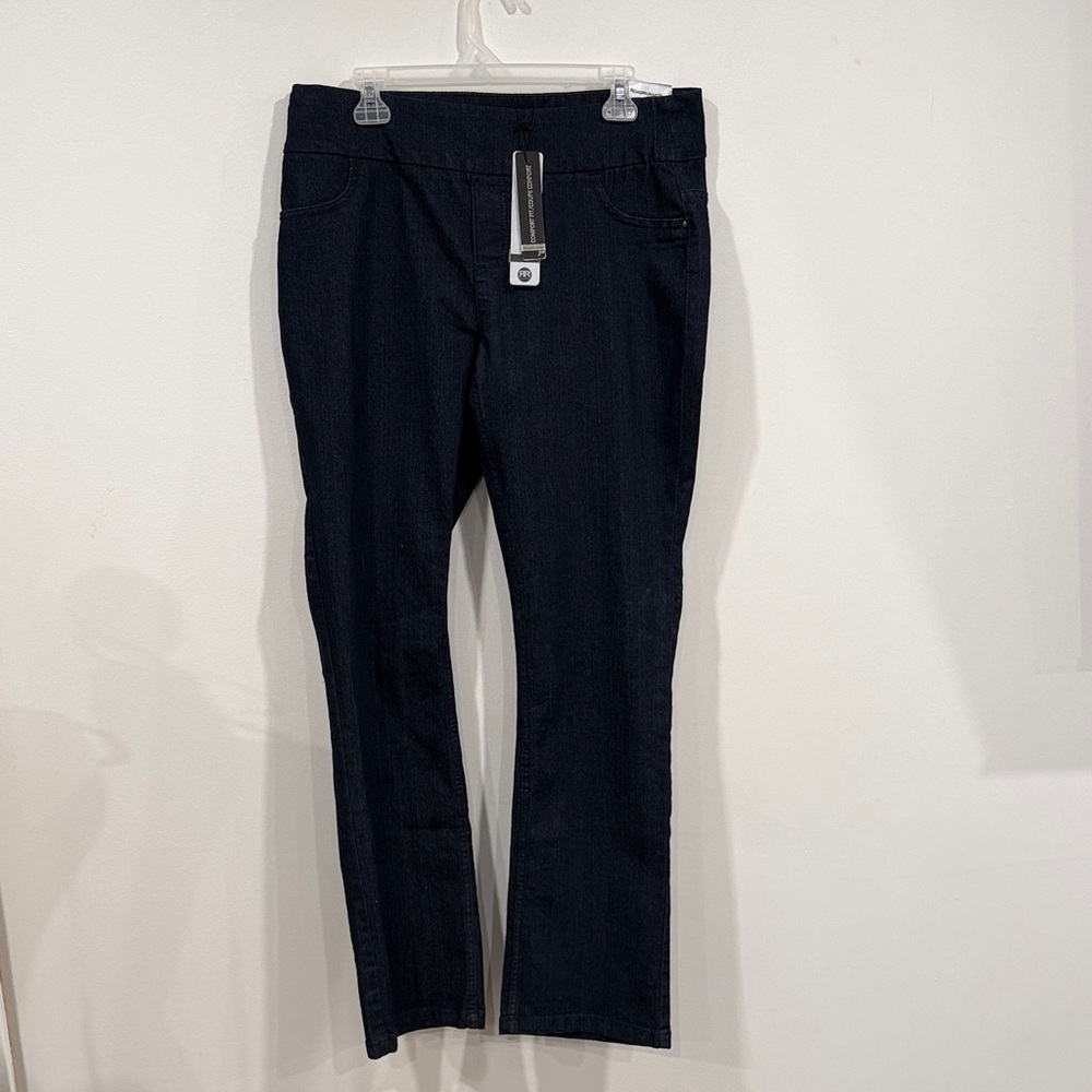 NWT Roadrunner pull on comfort fit Jeans Straight Leg Denim